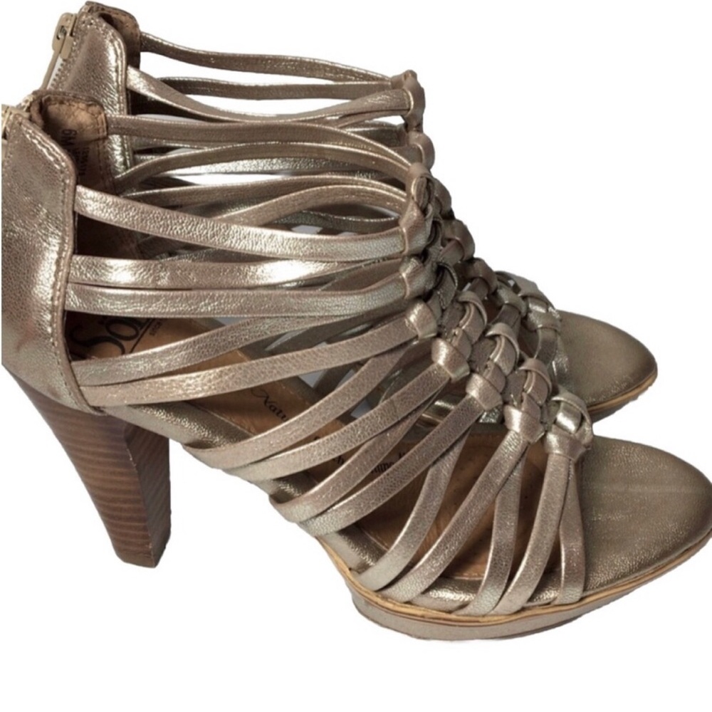 Sofft metallic strappy leather heels. Size 6.